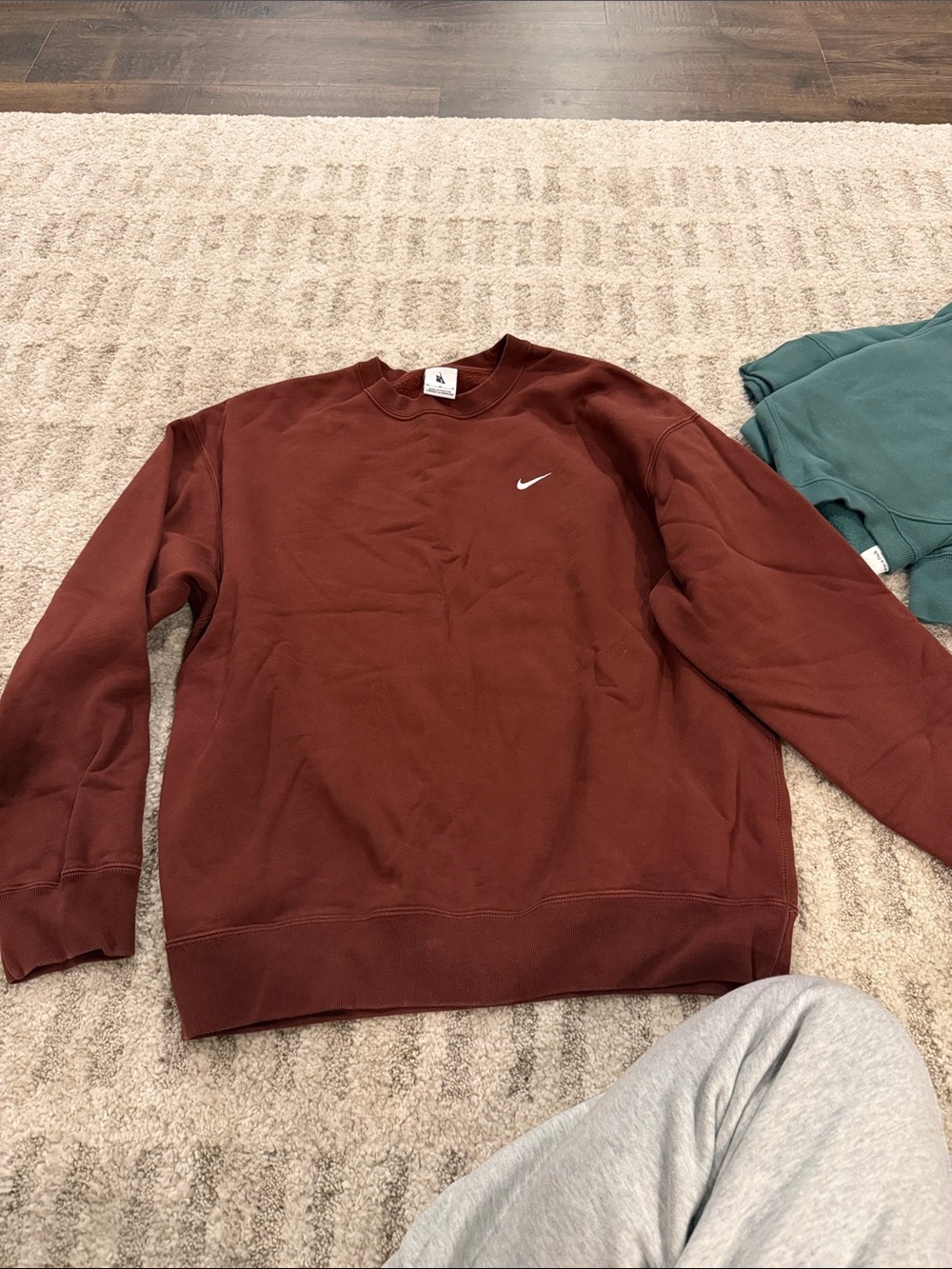 Nike women’s Maroon rust oversized Crewneck Sweatshirt